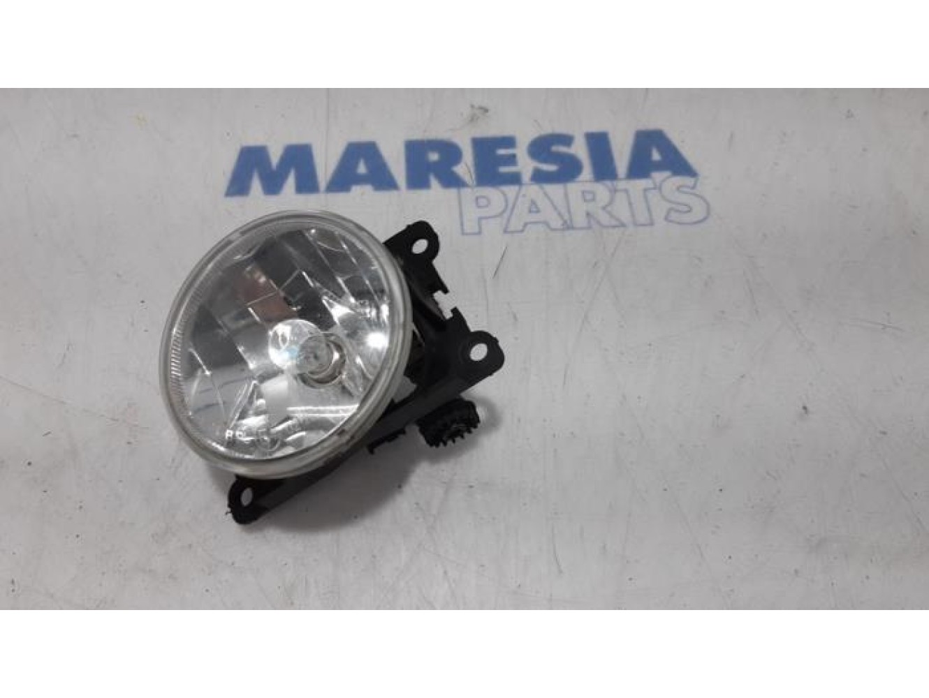 Peugeot - 5008 - Fog light, front left
