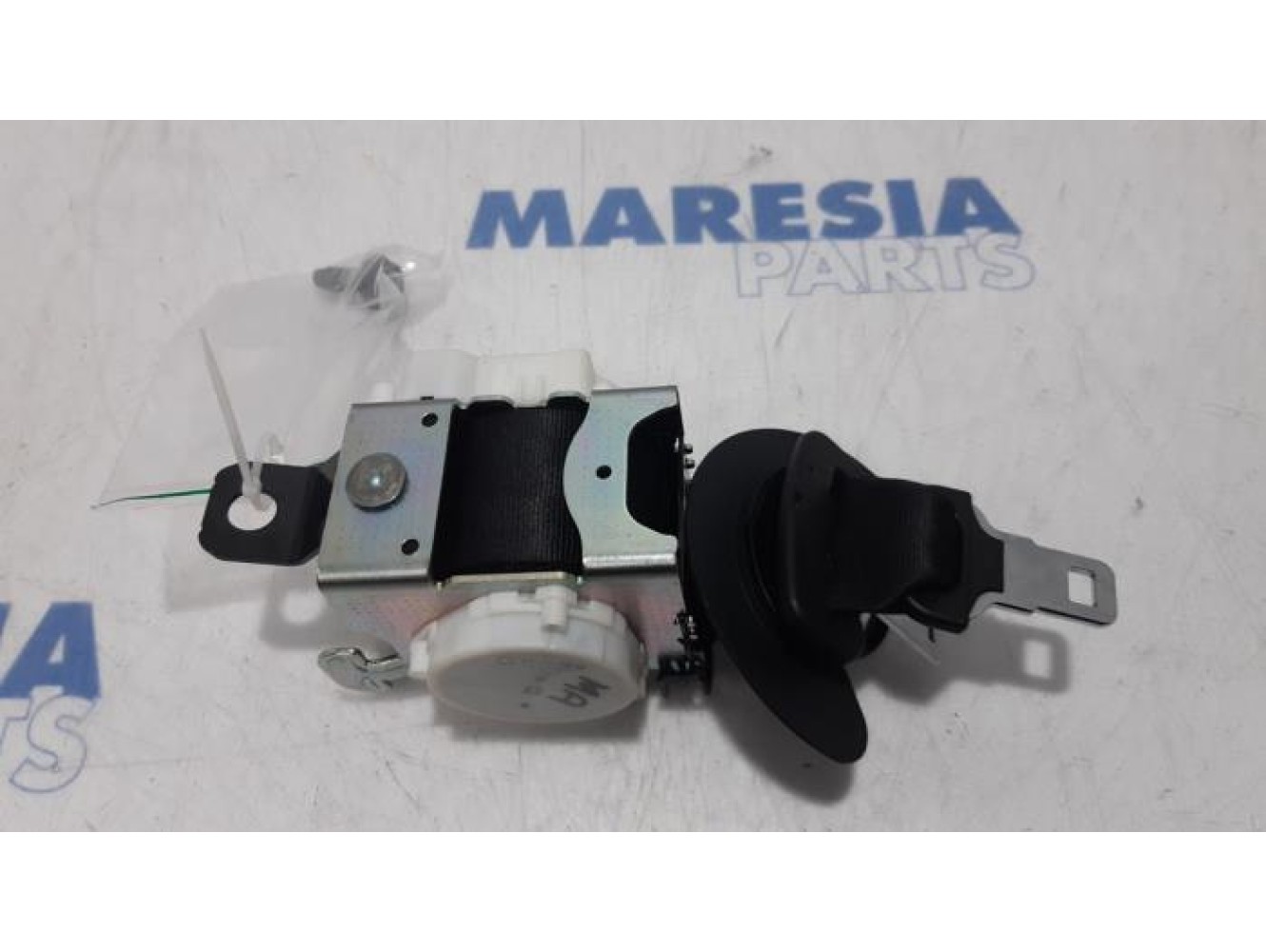 Peugeot - 5008 - Rear seatbelt, centre