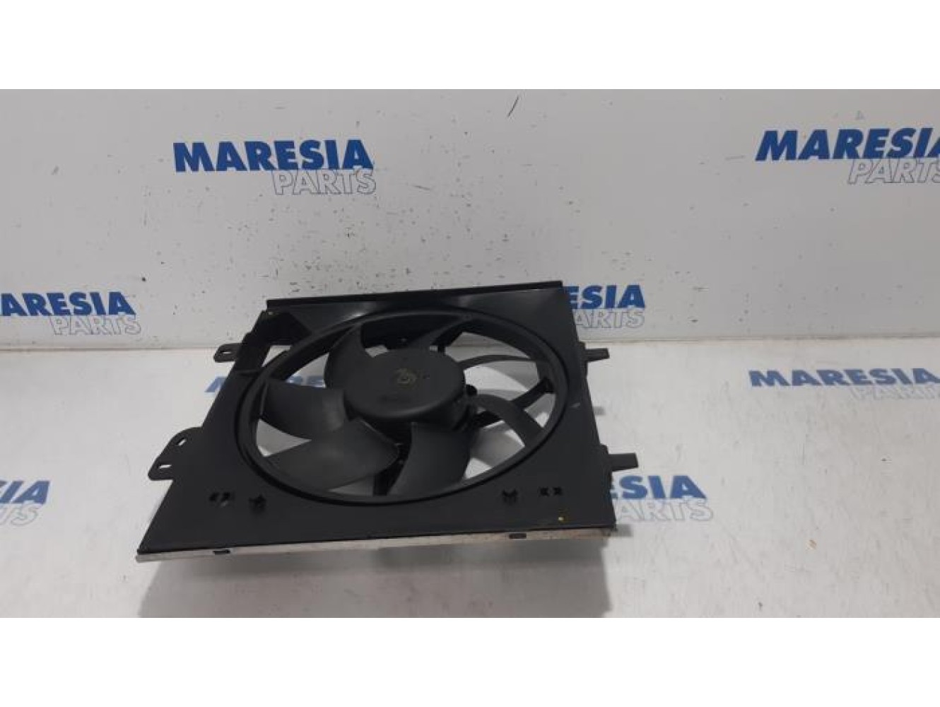 Peugeot - 208 - Fan motor