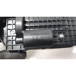 Peugeot - 208 - Tailgate lock mechanism