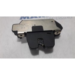 Peugeot - 208 - Tailgate lock mechanism