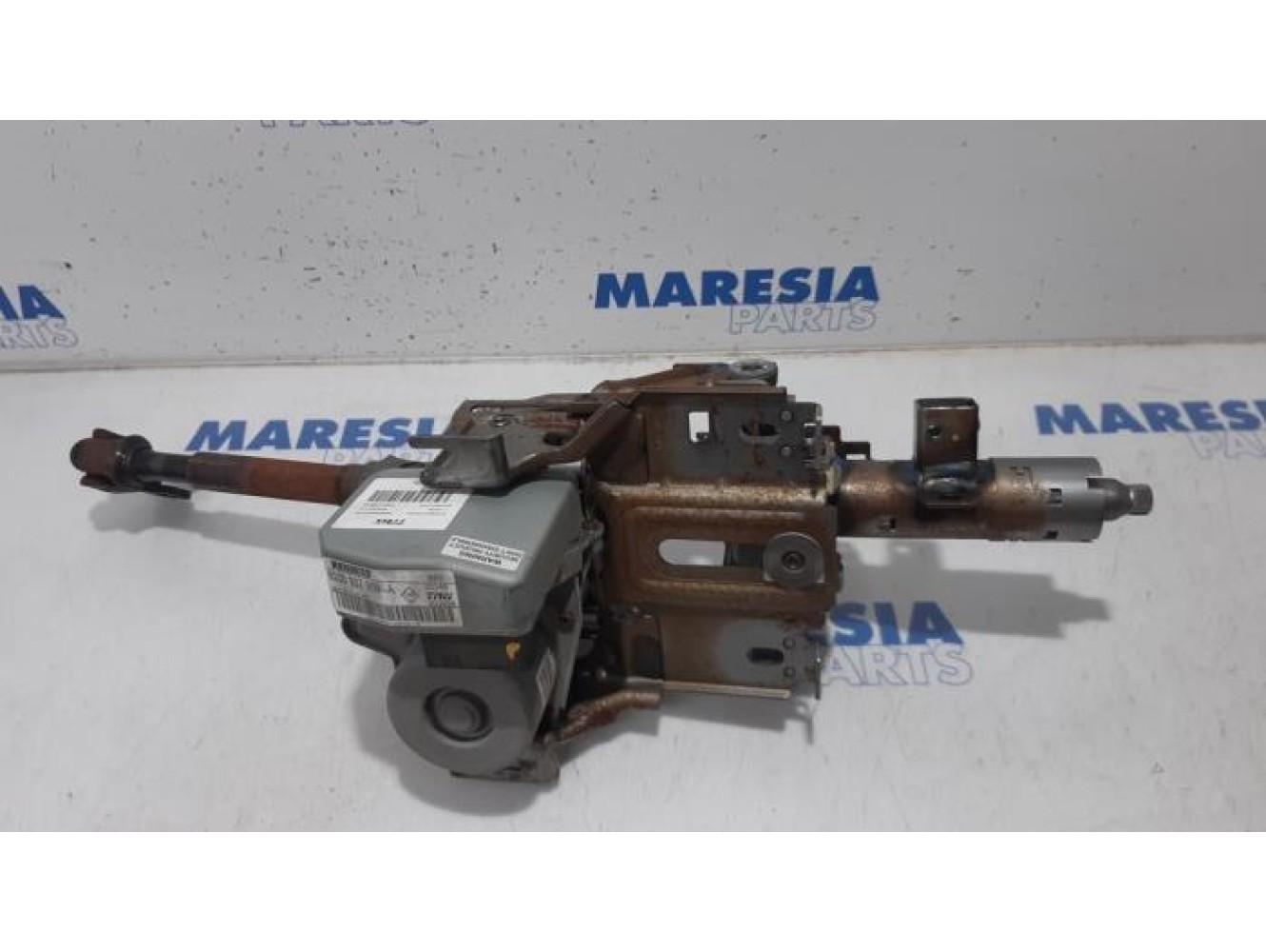 Renault - Clio - Steering column housing