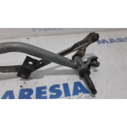 Peugeot - 208 - Wiper mechanism