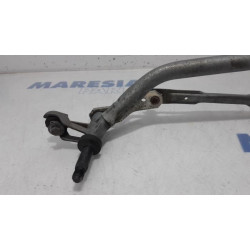 Peugeot - 208 - Wiper mechanism