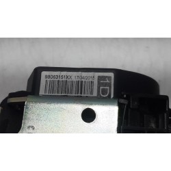 Peugeot - 208 - Front seatbelt, right