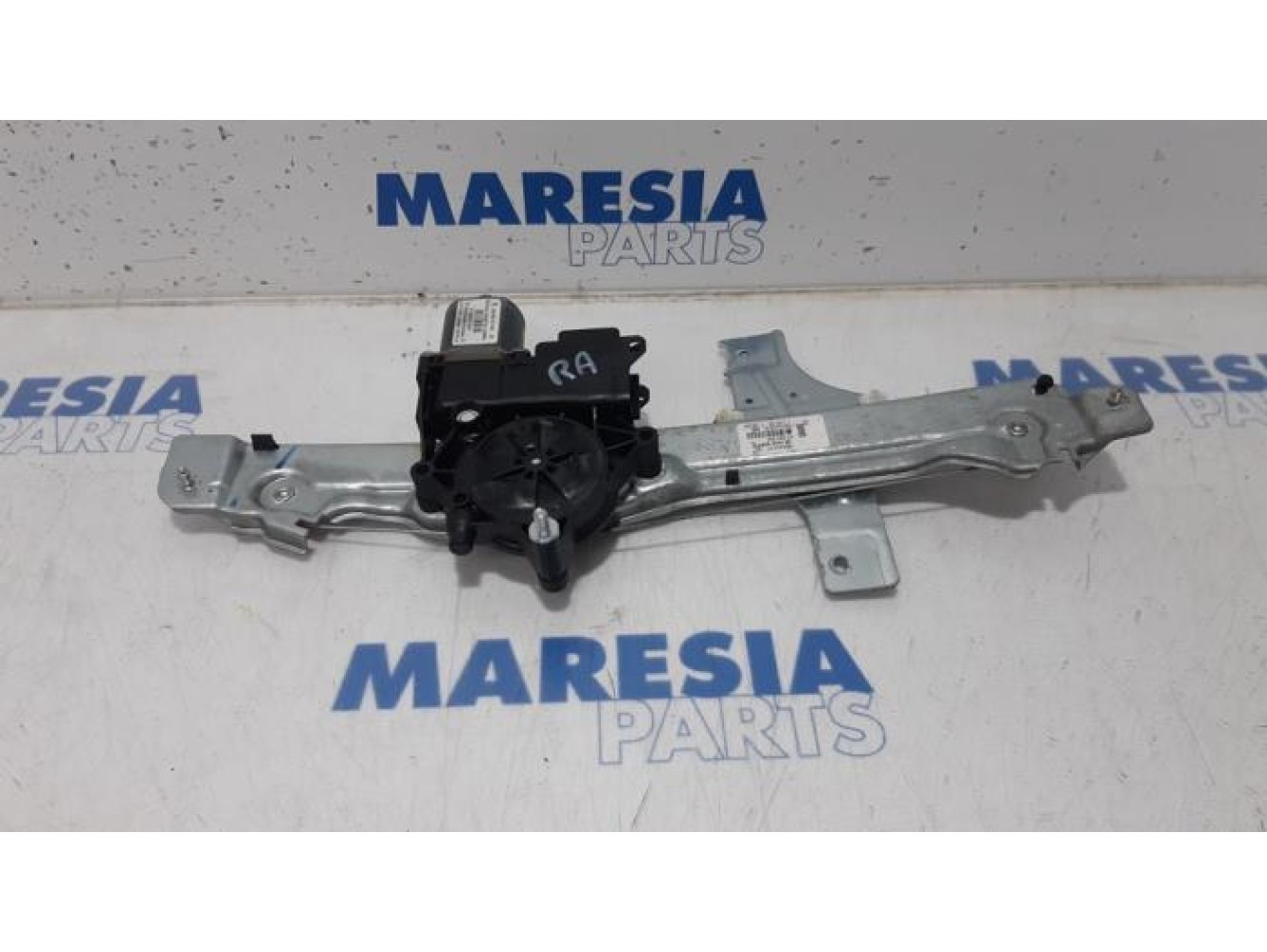 Peugeot - 208 - Rear door window mechanism 4-door, right