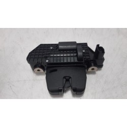 Peugeot - 208 - Tailgate lock mechanism