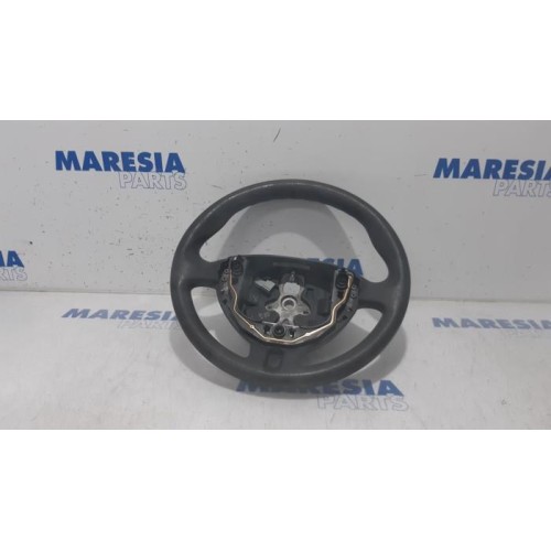 Renault - Clio - Steering wheel