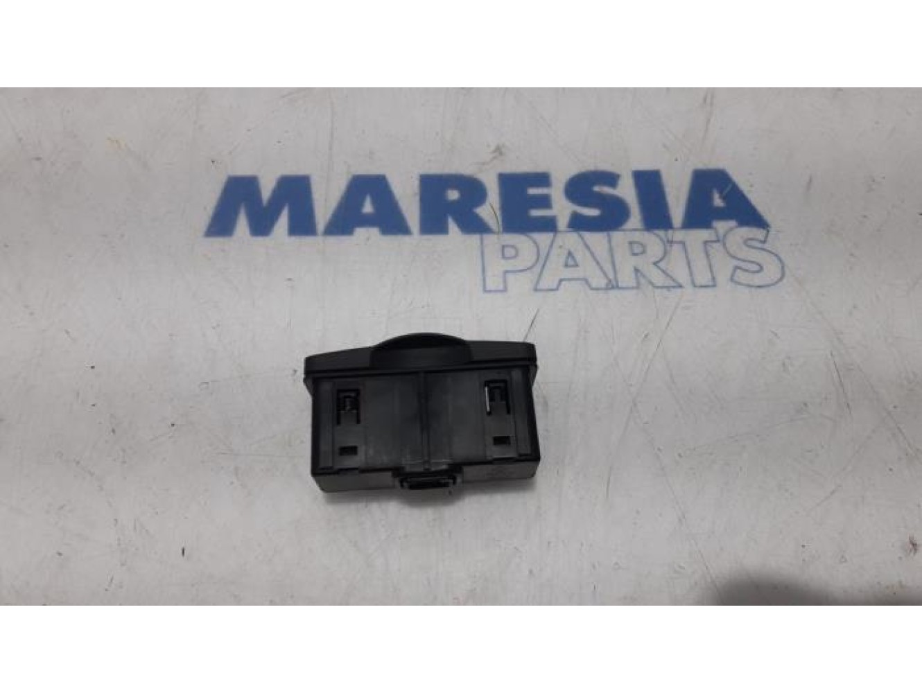 Renault - Clio - AUX/USB aansluiting