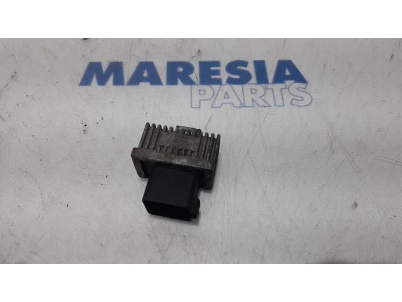 Renault - Clio - Glow plug relay
