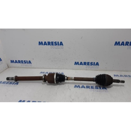Renault - Clio - Front drive shaft, right