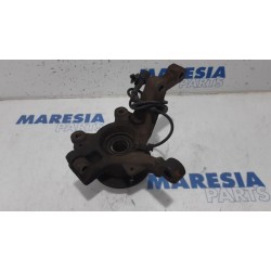 Renault - Clio - Knuckle, front right