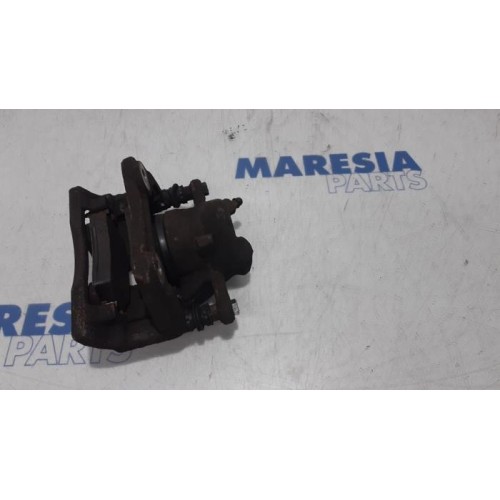 Renault - Clio - Front brake calliper, left