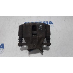 Renault - Clio - Front brake calliper, right