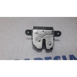 Fiat - 500 - Tailgate lock mechanism