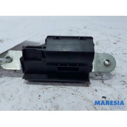 Fiat - 500 - Tailgate lock mechanism