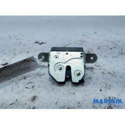 Fiat - 500 - Tailgate lock mechanism