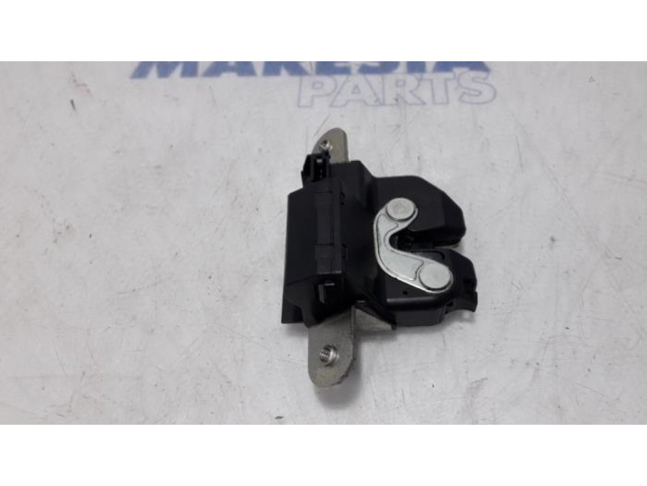 Fiat - 500 - Tailgate lock mechanism