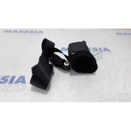 Fiat - 500 - Rear seatbelt, right