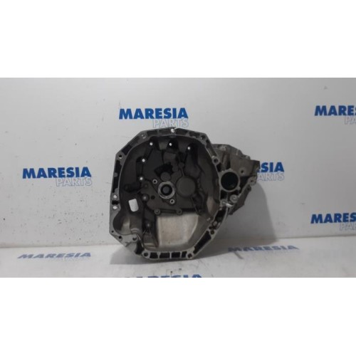 Renault - Clio - Gearbox casing