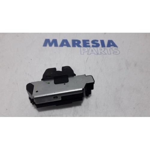 Peugeot - 3008 - Tailgate lock mechanism