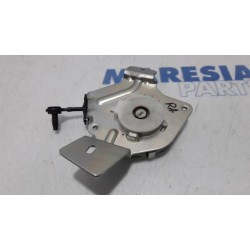 Peugeot - 3008 - Tailgate hinge