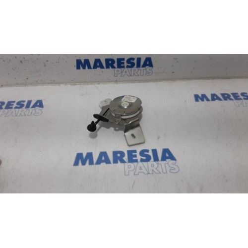 Peugeot - 3008 - Tailgate hinge