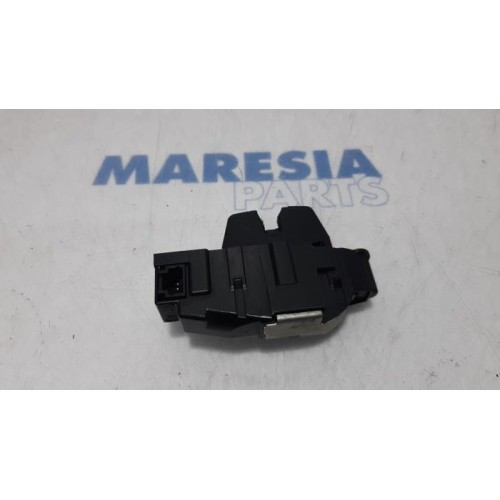 Citroen - Berlingo - Tailgate lock mechanism
