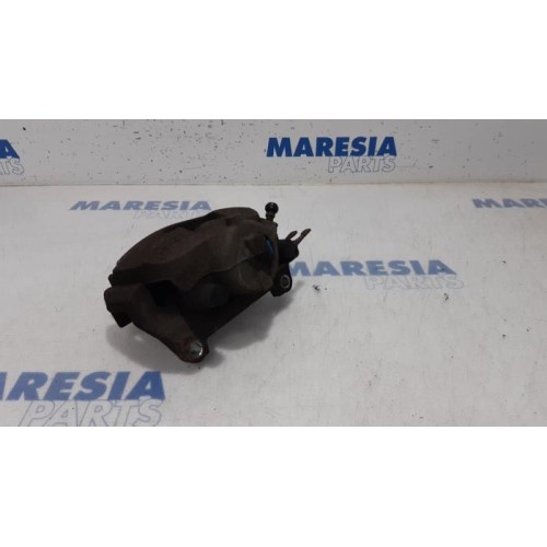 Renault - Espace - Front brake calliper, right