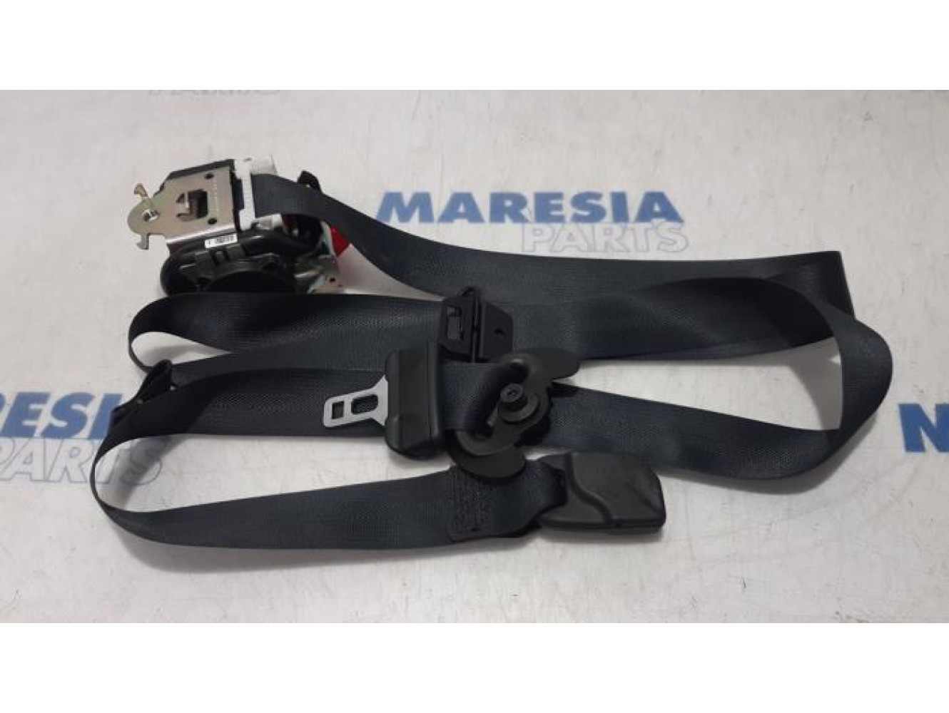 Renault - Clio - Front seatbelt, left