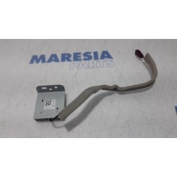 Renault - Clio - GPS antenna