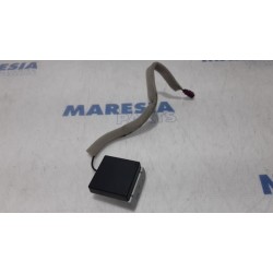 Renault - Clio - GPS antenna