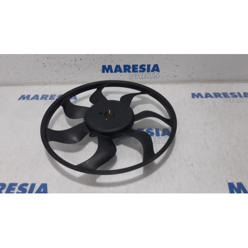 Renault - Clio - Fan motor