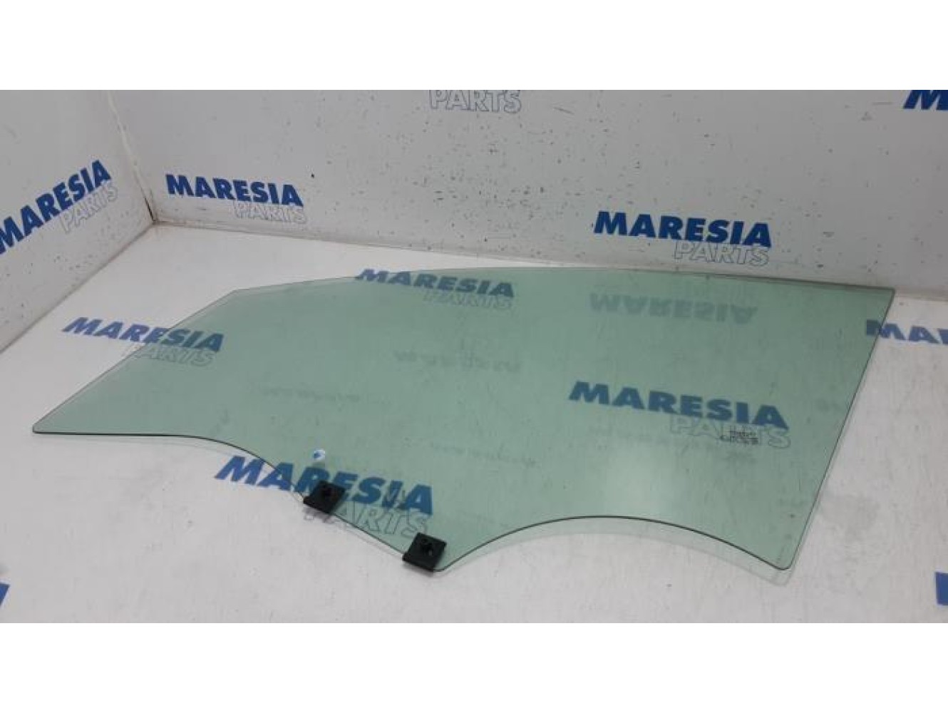 Renault - Clio - Door window 4-door, front left