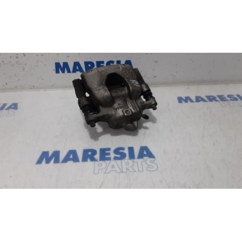Renault - Clio - Front brake calliper, right