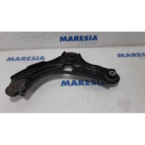 Renault - Clio - Front lower wishbone, right