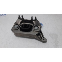 Renault - Clio - Engine mount