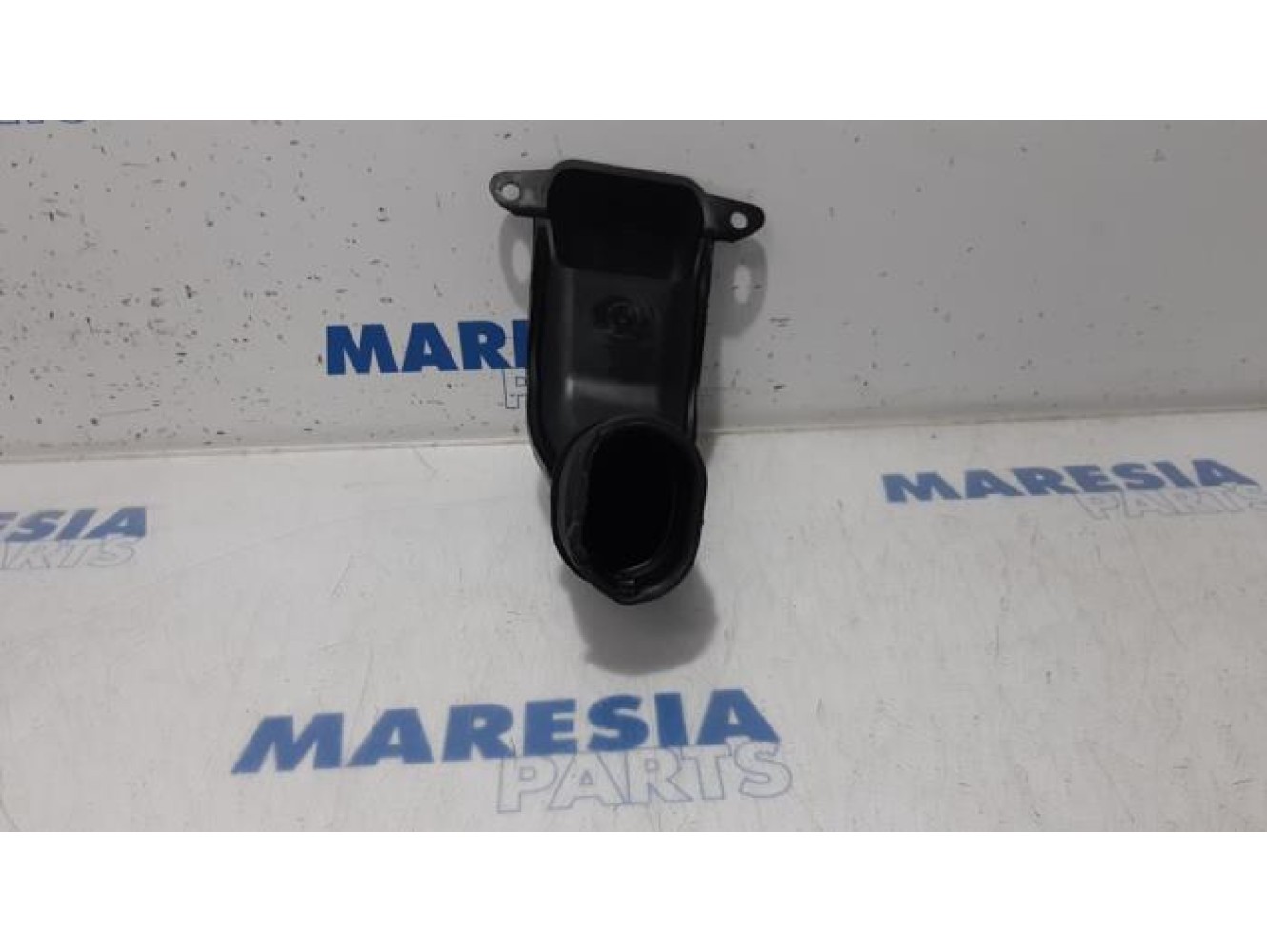 Renault - Clio - Air intake hose