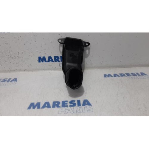 Renault - Clio - Air intake hose