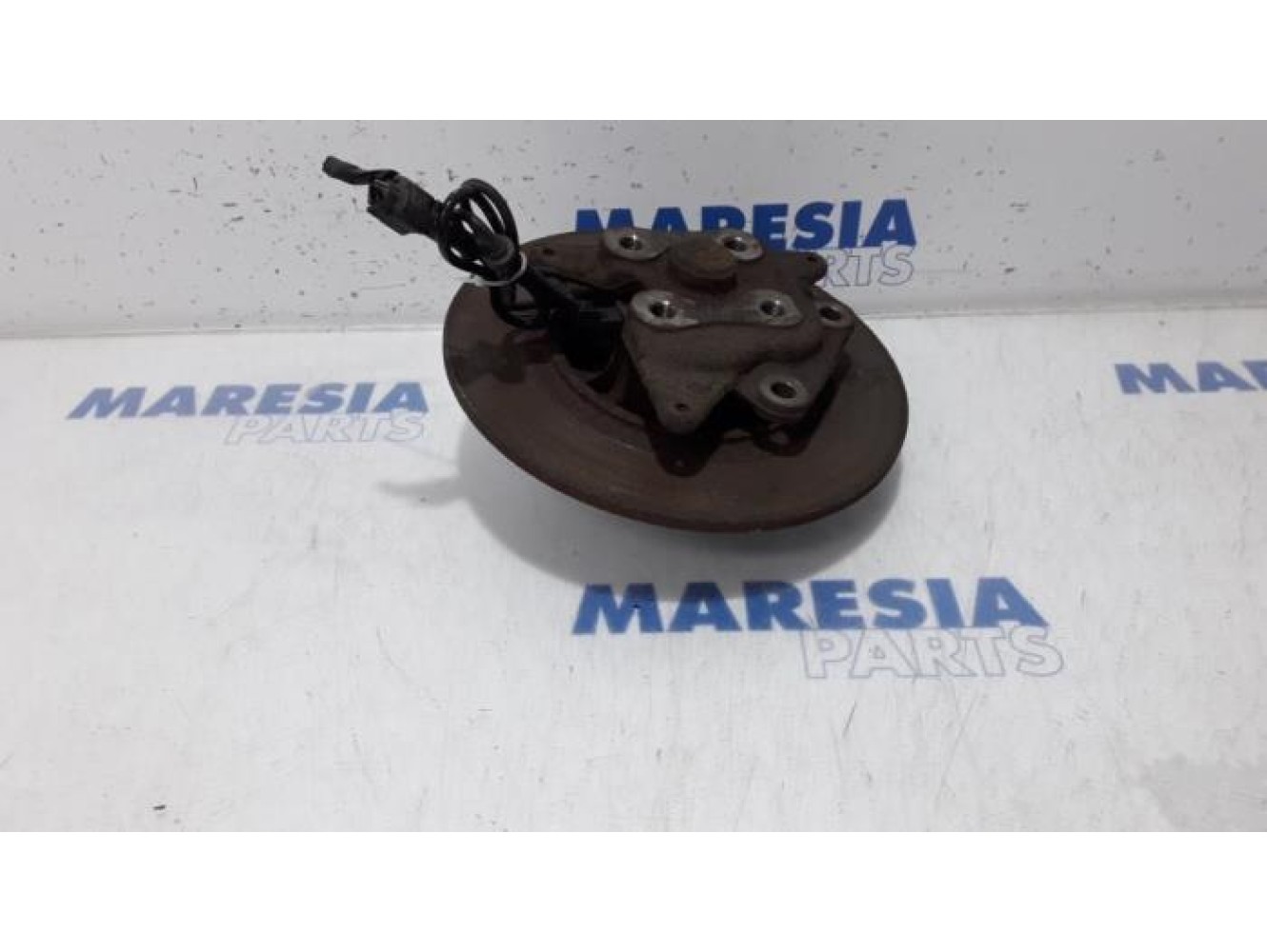 Renault - Megane - Fusee links-achter