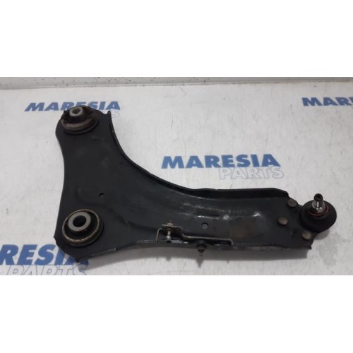 Renault - Megane - Front lower wishbone, right