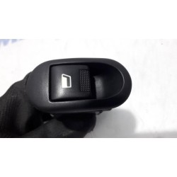 Citroen - C2 - Multi-functional window switch