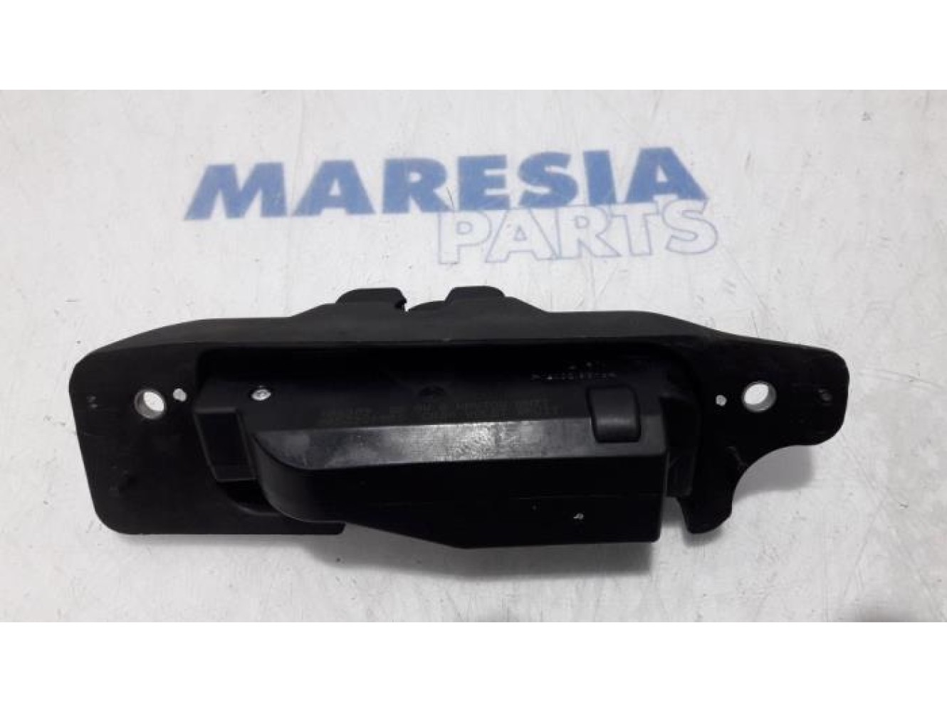 Citroen - C2 - Tailgate lock mechanism