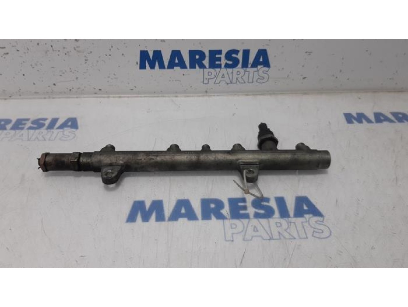 Renault - Grand Scenic - Fuel injector nozzle