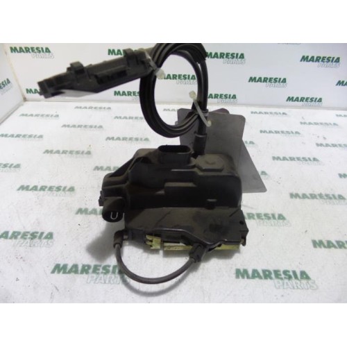 Renault - Laguna - Front door lock mechanism 4-door, right