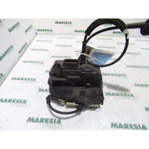 Renault - Laguna - Front door lock mechanism 4-door, right