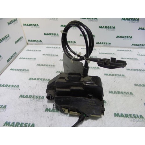 Renault - Laguna - Front door lock mechanism 4-door, right