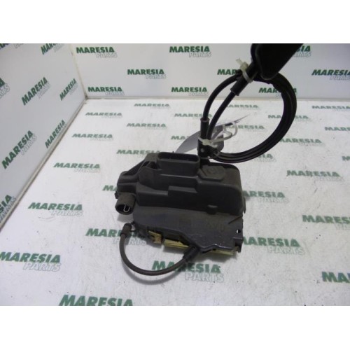 Renault - Laguna - Front door lock mechanism 4-door, right