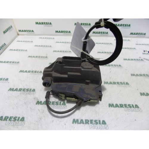 Renault - Laguna - Front door lock mechanism 4-door, right