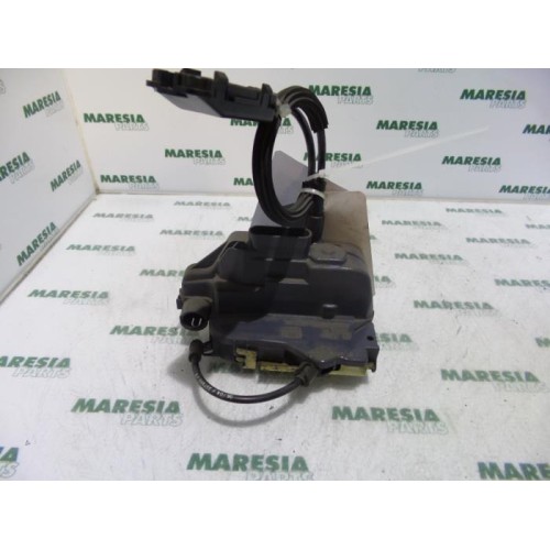 Renault - Laguna - Front door lock mechanism 4-door, right